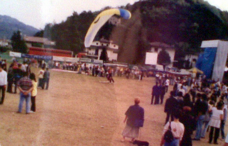 L'arrivo del parapendio