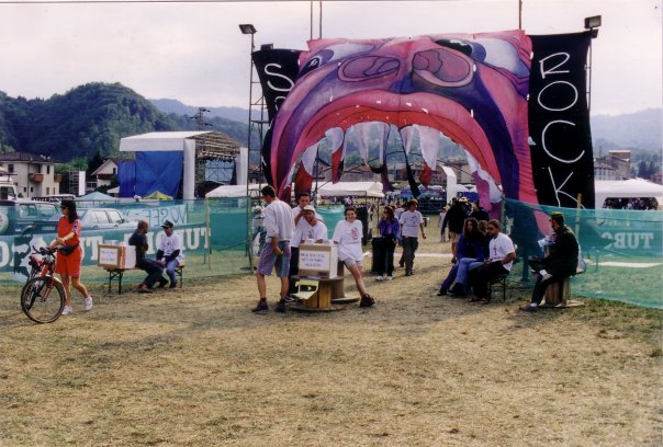 L'entrata del 1998