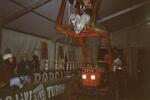 Con il trattore nello stand delle birre